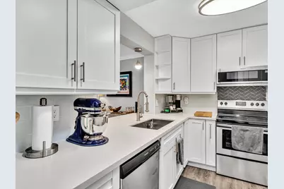 2721 Ocean Club Boulevard #104, Hollywood, FL 33019 - Photo 9