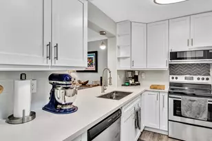 2721 Ocean Club Blvd, Hollywood, FL 33019 - Photo 9