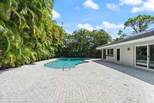 824 Foxpointe Cir, Delray Beach, FL 33445 - Photo 27