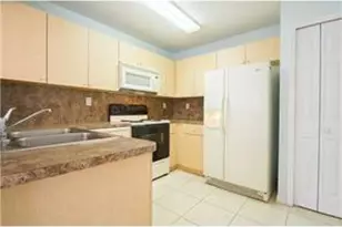 626 SW 106th Ave, Pembroke Pines, FL 33025 - Photo 11