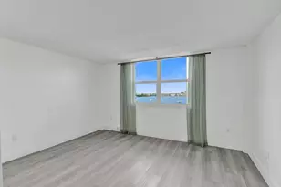2841 NE 163rd St, North Miami Beach, FL 33160 - Photo 19