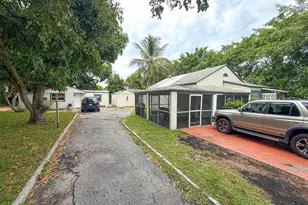 638 50th St, West Palm Beach, FL 33407 - Photo 3