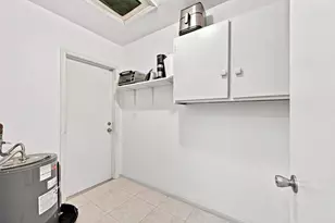 7104 NW 70th Ct, Tamarac, FL 33321 - Photo 17