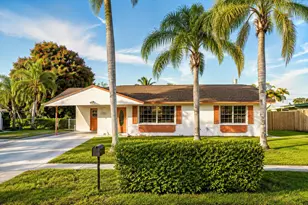 330 W 22nd Ct, Riviera Beach, FL 33404 - Photo 1