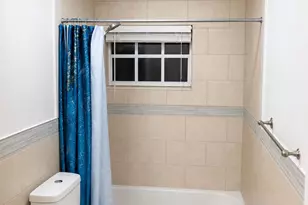 330 W 22nd Ct, Riviera Beach, FL 33404 - Photo 5