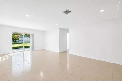 330 W 22nd Court, Riviera Beach, FL 33404 - Photo 3