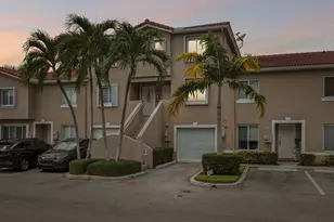 167 Riviera Cir, Weston, FL 33326 - Photo 1