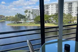 2309 S Cypress Bend Dr, Pompano Beach, FL 33069 - Photo 15