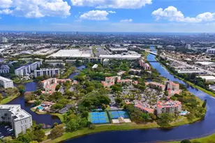 2309 S Cypress Bend Dr, Pompano Beach, FL 33069 - Photo 25
