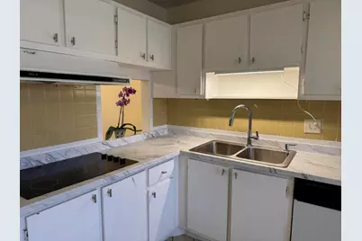 5800 Fernley Drive W #17, West Palm Beach, FL 33415 - Photo 3