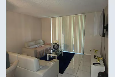 5190 Las Verdes Circle #209, Delray Beach, FL 33484 - Photo 7