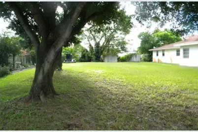 212 NE 14th Avenue, Pompano Beach, FL 33060 - Photo 1