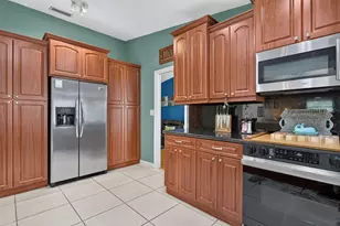 8751 NW 19th St, Coral Springs, FL 33071 - Photo 7