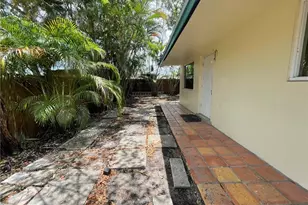 1904 SW 11th Ct, Fort Lauderdale, FL 33312 - Photo 9