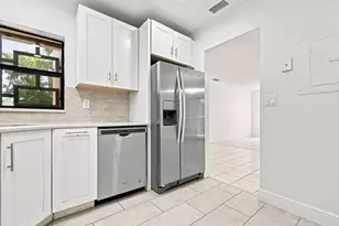 2662 Carambola Cir N, Coconut Creek, FL 33066 - Photo 3