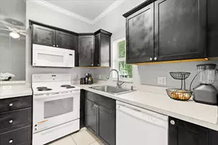 917 14th St, West Palm Beach, FL 33401 - Photo 11