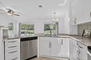 1971 Discovery Cir E, Deerfield Beach, FL 33442 - Photo 3