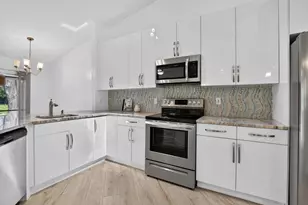 1971 Discovery Cir E, Deerfield Beach, FL 33442 - Photo 1