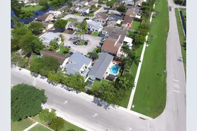 924 Cumberland Terrace, Davie, FL 33325 - Photo 5