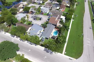 924 Cumberland Terrace, Davie, FL 33325 - Photo 5