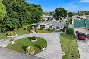 2330 SE Madison St, Stuart, FL 34997 - Photo 3