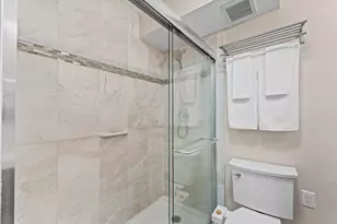 1015 Berkshire A, Deerfield Beach, FL 33442 - Photo 9