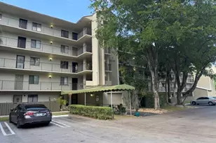 2209 S Cypress Bend Dr, Pompano Beach, FL 33069 - Photo 19