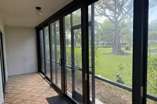 2209 S Cypress Bend Dr, Pompano Beach, FL 33069 - Photo 17