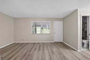 7205 W Oakridge Cir, Lake Worth, FL 33462 - Photo 19