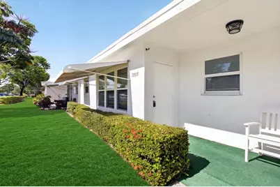 7205 W Oakridge Circle, Lake Worth, FL 33462 - Photo 3