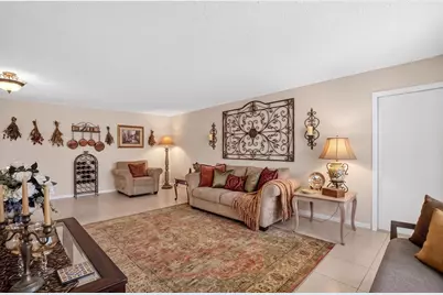 7205 W Oakridge Circle, Lake Worth, FL 33462 - Photo 5