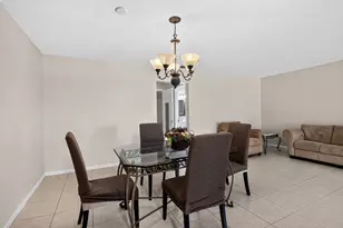 7205 W Oakridge Cir, Lake Worth, FL 33462 - Photo 11