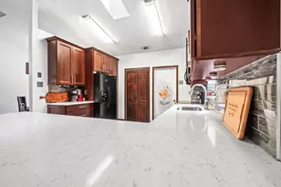8541 NW 51st Ct, Lauderhill, FL 33351 - Photo 27