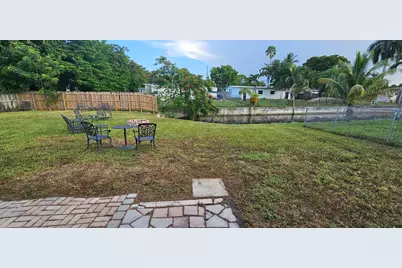 5800 NW 19th Court, Margate, FL 33063 - Photo 9