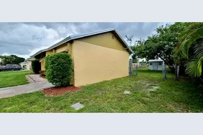 533 SW Carter Avenue, Port Saint Lucie, FL 34983 - Photo 9