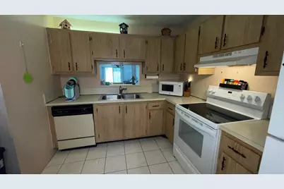 7911 Southgate Boulevard #B2, North Lauderdale, FL 33068 - Photo 9