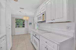 20892 Concord Green Dr E, Boca Raton, FL 33433 - Photo 9