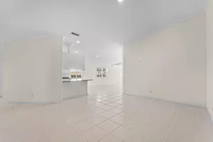 693 Hudson Bay Dr, Palm Beach Gardens, FL 33410 - Photo 5