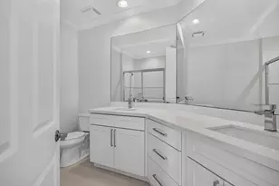 7940 Exeter Cir E, Tamarac, FL 33321 - Photo 23
