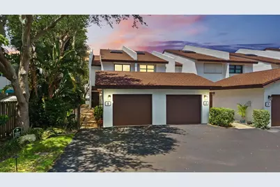 1301 N Riverside Drive #1, Pompano Beach, FL 33062 - Photo 1