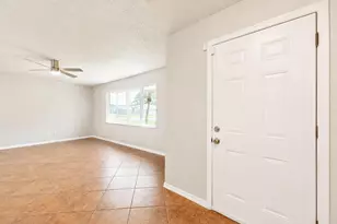 1091 SE Preston Ln, Port Saint Lucie, FL 34983 - Photo 11