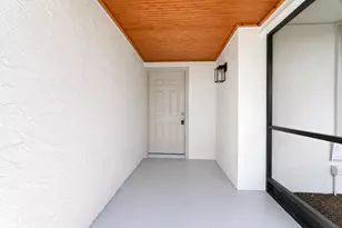 1091 SE Preston Ln, Port Saint Lucie, FL 34983 - Photo 5