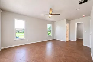 1091 SE Preston Ln, Port Saint Lucie, FL 34983 - Photo 15