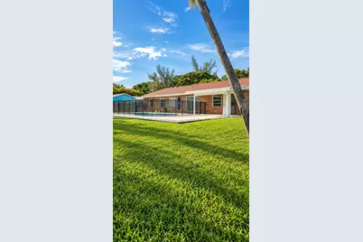 8102 Pioneer Road, Royal Palm Beach, FL 33411 - Photo 13