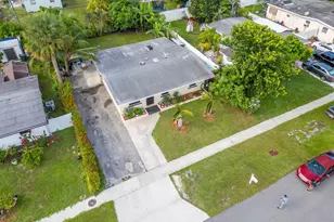 172 Jamaica Dr, Palm Springs, FL 33461 - Photo 1