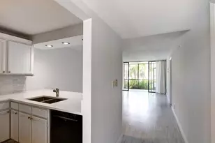 11 Royal Palm Way, Boca Raton, FL 33432 - Photo 1