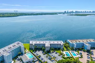 52 Yacht Club Dr, North Palm Beach, FL 33408 - Photo 31