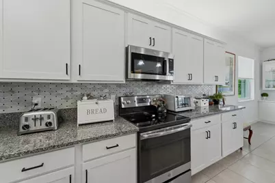 7214 NW Farnsworth Circle, Port Saint Lucie, FL 34987 - Photo 5