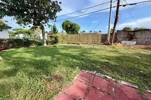 1061 W 4th St, Riviera Beach, FL 33404 - Photo 7