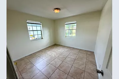 1061 W 4th Street, Riviera Beach, FL 33404 - Photo 5